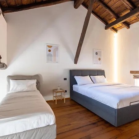 Dimora De' Poeti - 250 Square Meters Attic With Jacuzzi Apartment Bologna Exterior photo