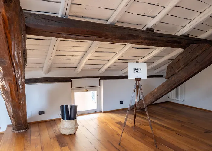 Dimora De\' Poeti - 250 Square Meters Attic With Jacuzzi
