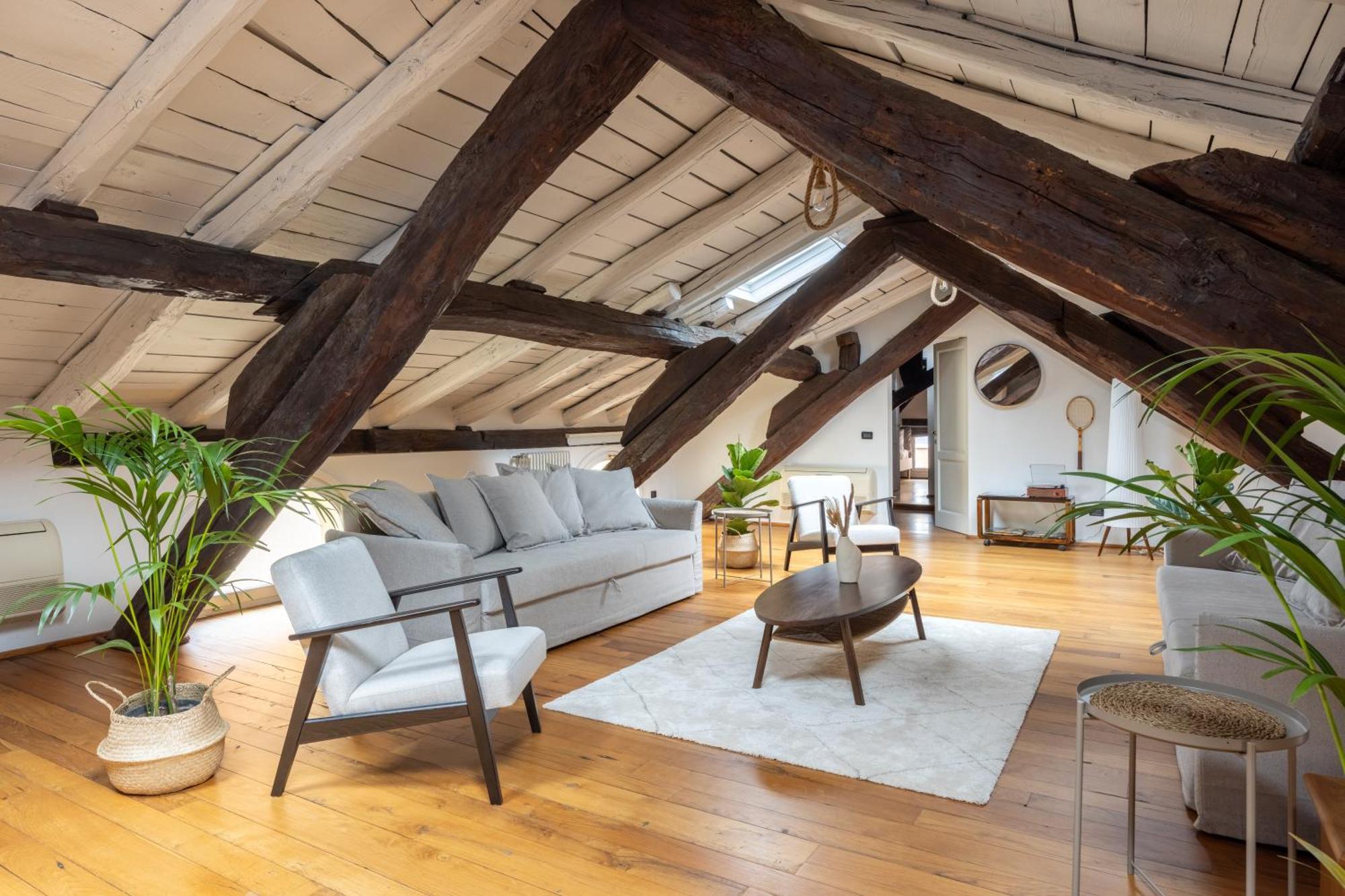 Apartment Dimora De' Poeti - 250 Square Meters Attic With Jacuzzi