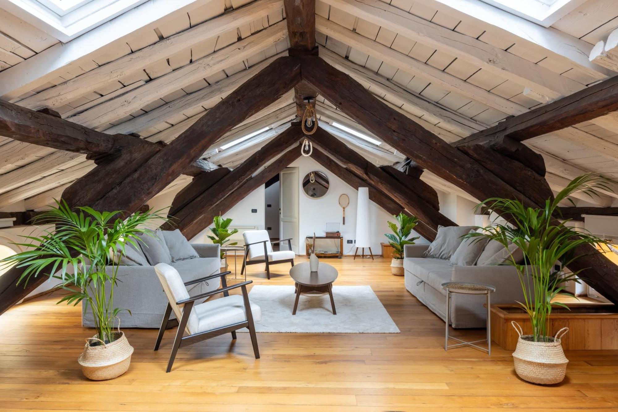 Dimora De' Poeti - 250 Square Meters Attic With Jacuzzi * Bologna