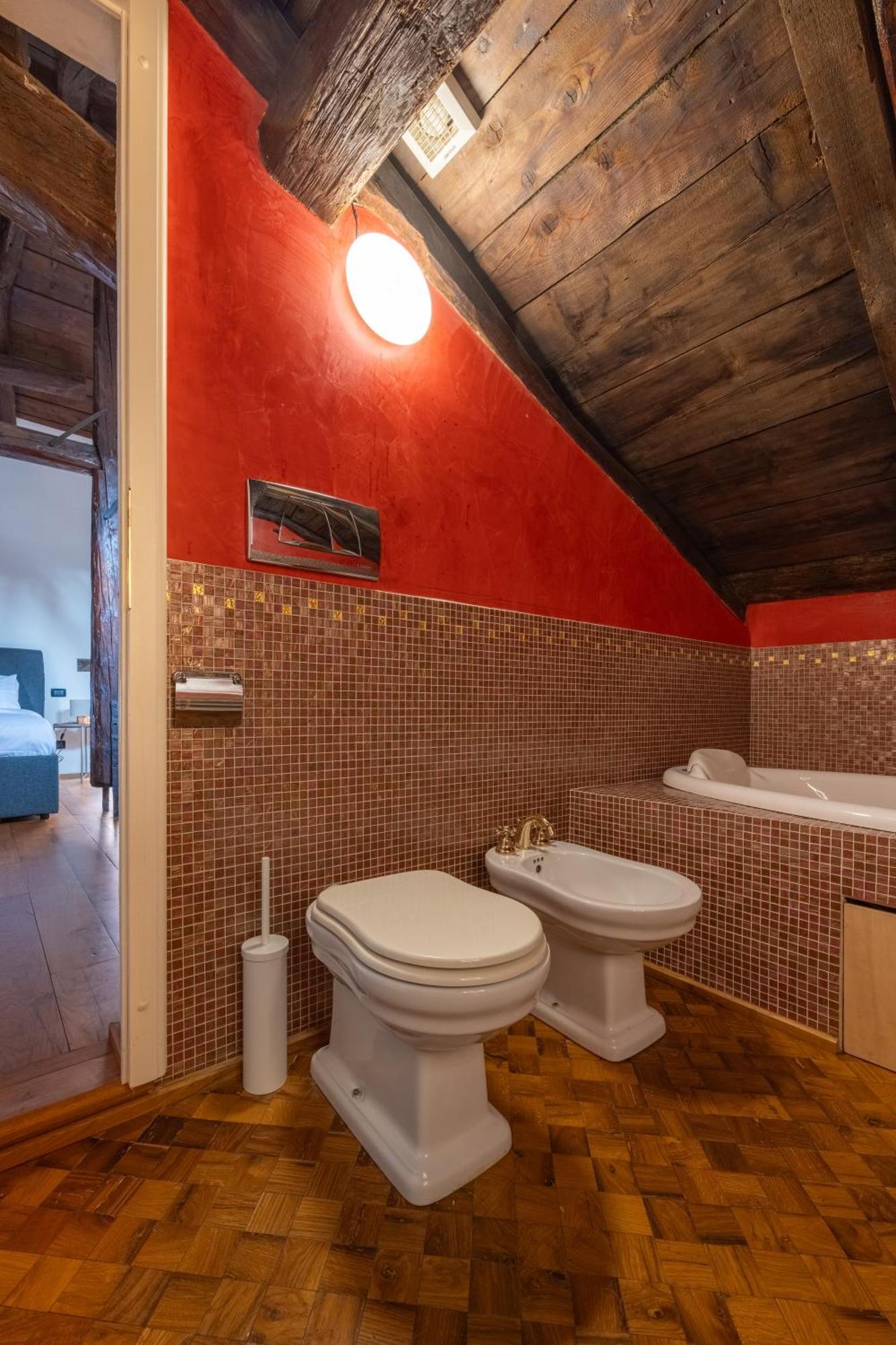 Apartment Dimora De' Poeti - 250 Square Meters Attic With Jacuzzi