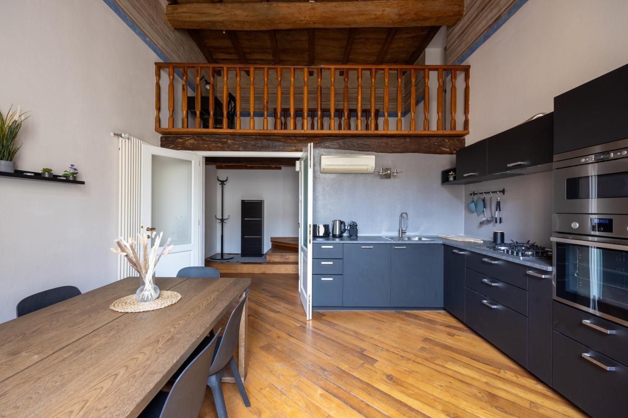 Apartment Dimora De' Poeti - 250 Square Meters Attic With Jacuzzi Bologna