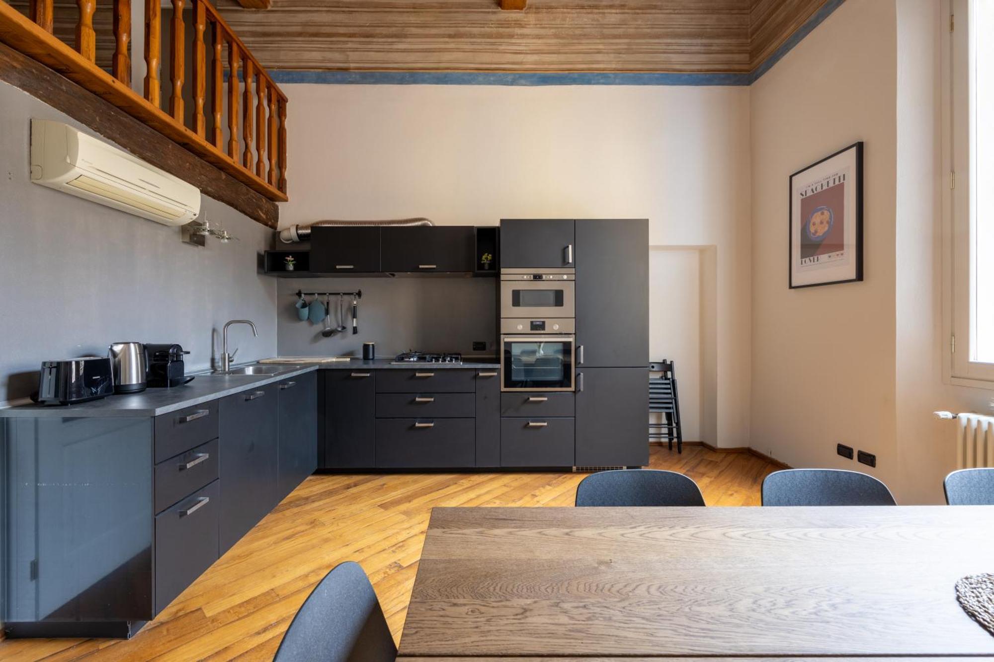 Apartment Dimora De' Poeti - 250 Square Meters Attic With Jacuzzi