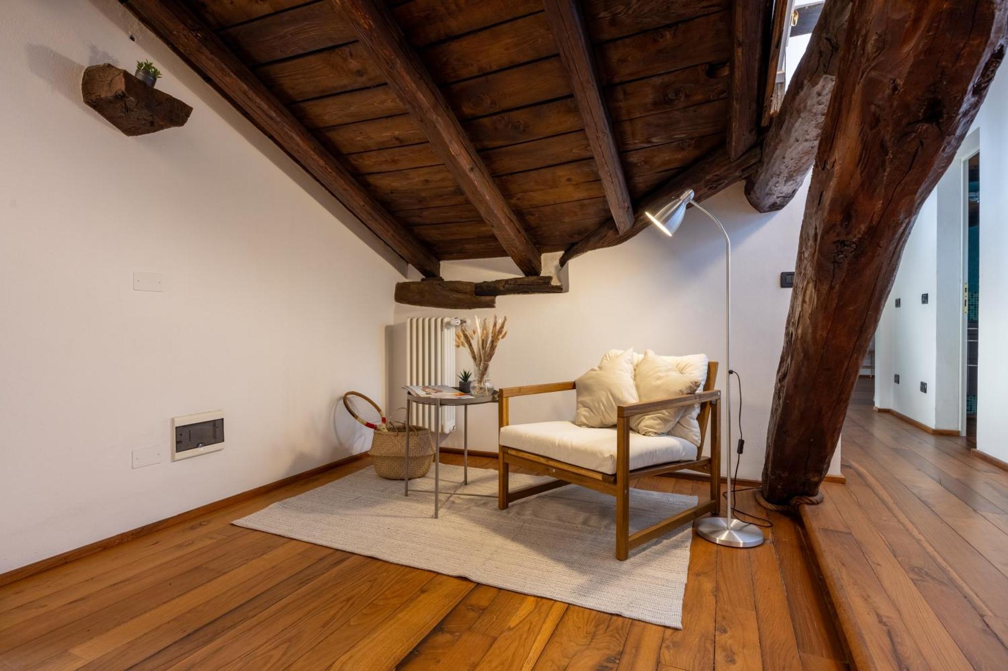 Dimora De' Poeti - 250 Square Meters Attic With Jacuzzi Apartment Bologna